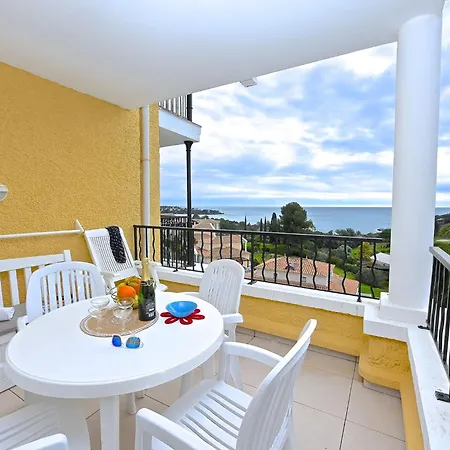 Апартаменты Le Village - C4221 By Interhome