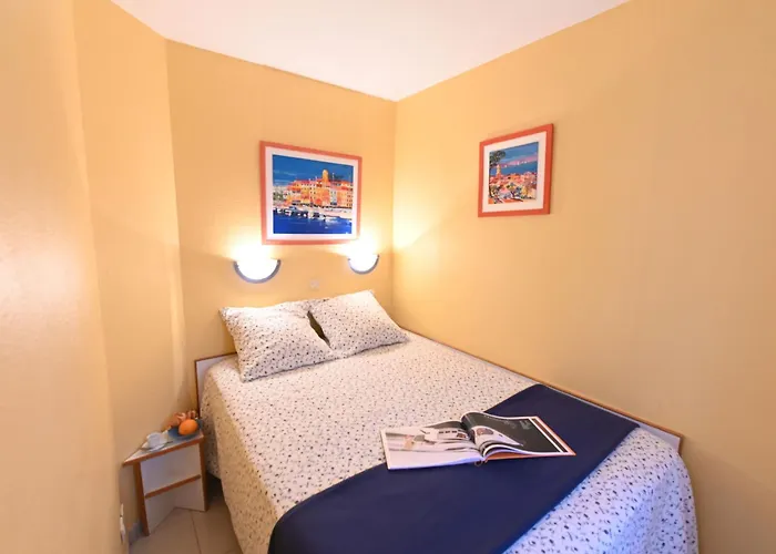 Апартаменты Le Village - C4221 By Interhome *